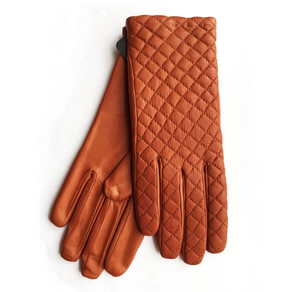 Hilts-Willard Tan Quilted Sheepskin Gloves - Picture 1 of 3